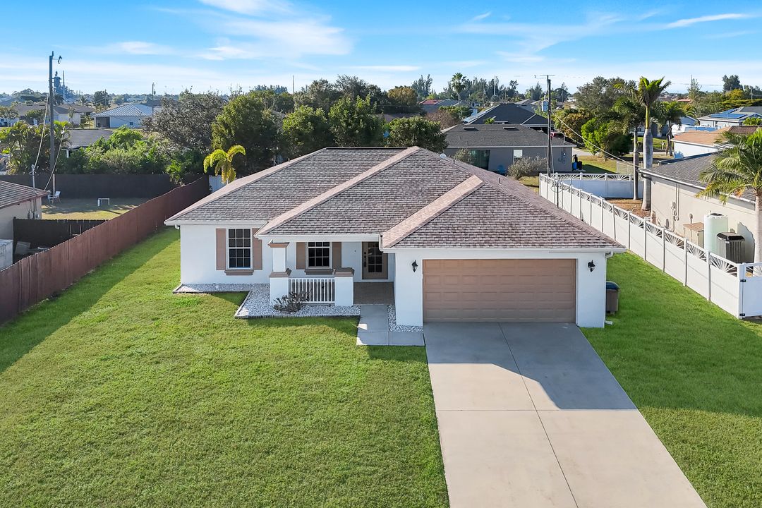 1706 NE 2nd Pl, Cape Coral, FL 33909