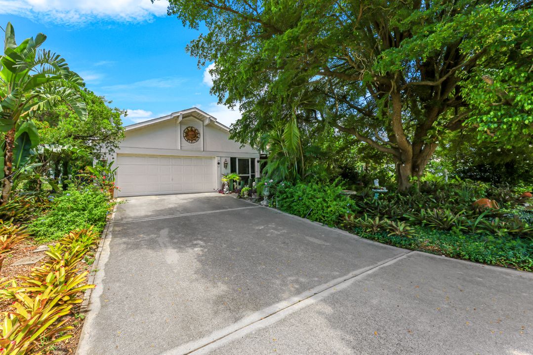 1725 SE 9th Terrace, Cape Coral, FL 33990