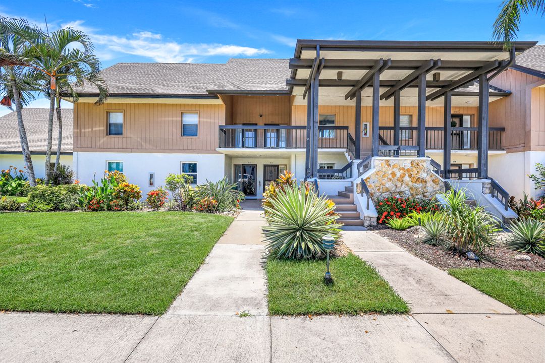 1530 Imperial Golf Course Blvd #312, Naples, FL 34110