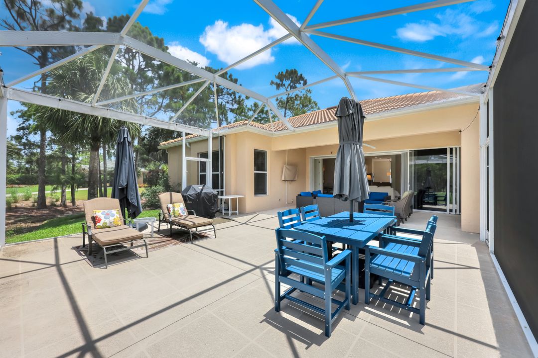8621 Gleneagle Way, Naples, FL 34120