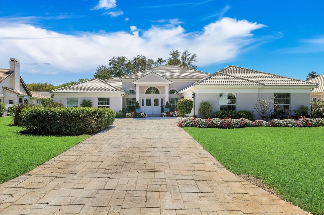 812 Tallow Tree Ct, Naples, FL 34108