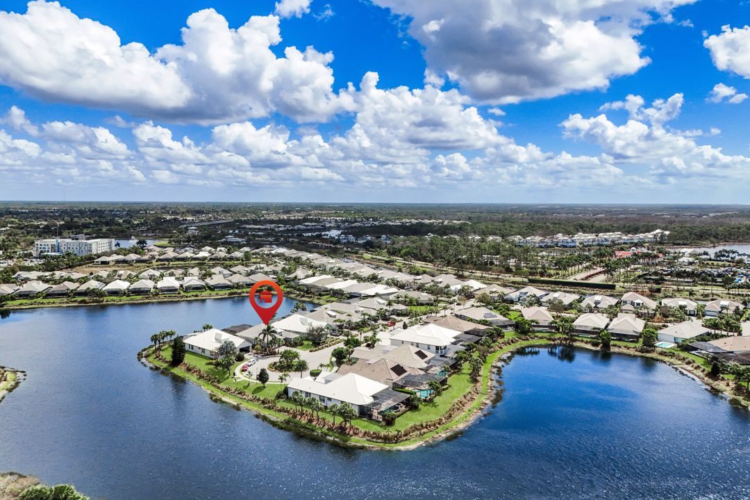 5052 Martinique Dr, Naples, FL 34113