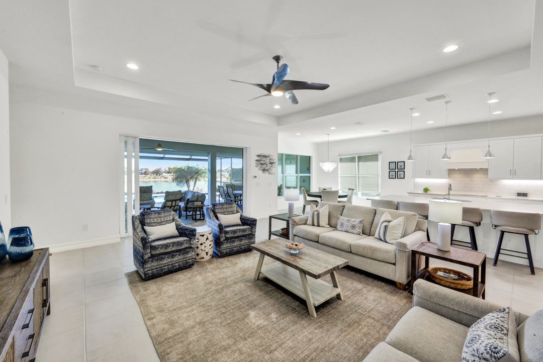 6161 Megans Bay Dr, Naples, FL 34112