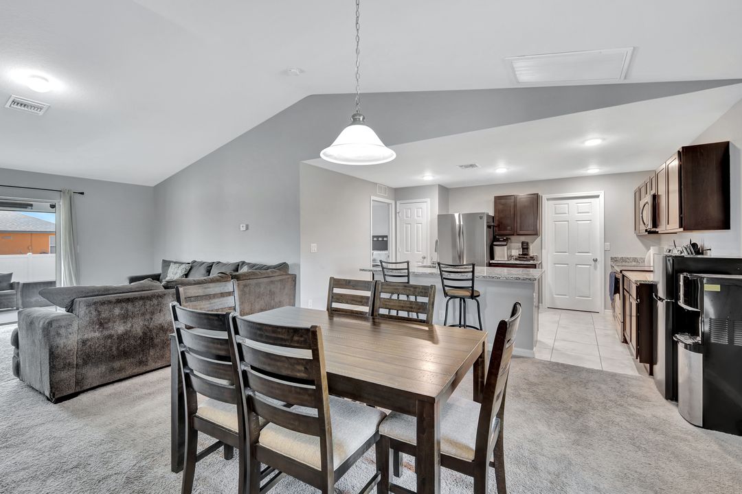 2612 NE 5th Ave, Cape Coral, FL 33909