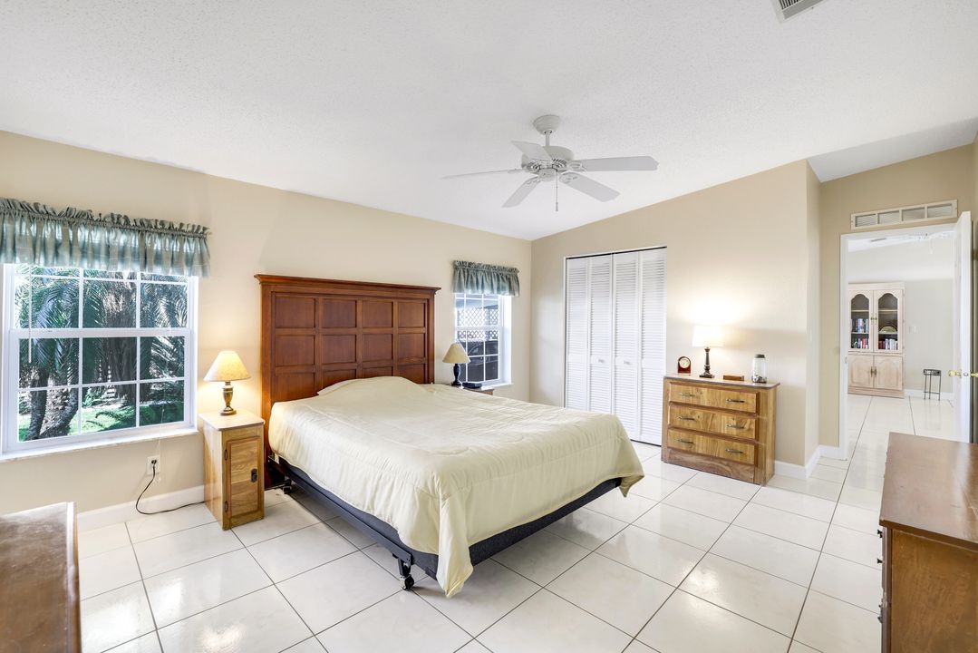 255 Riverwood Rd, Naples, FL 34114