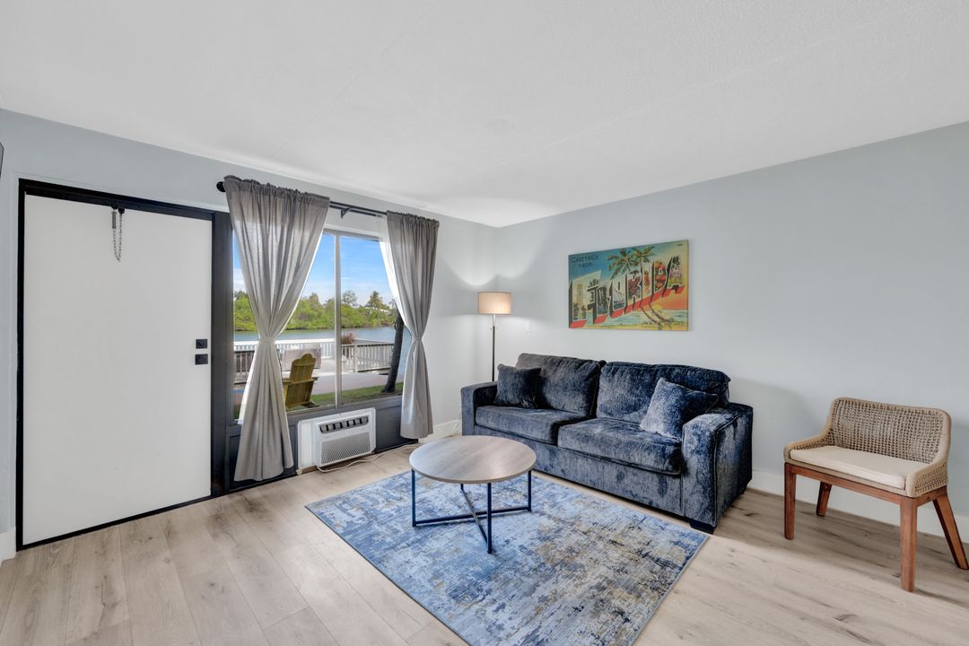 360 Capri Blvd #103, Naples, FL 34113