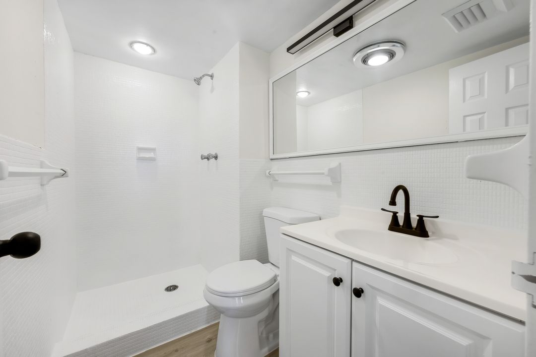 20 W Lucerne Cir #609, Orlando, FL 32801