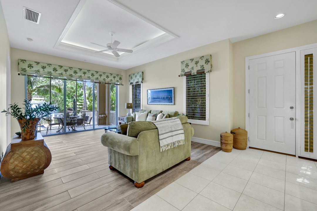 1485 Chesapeake Ave, Naples, FL 34102