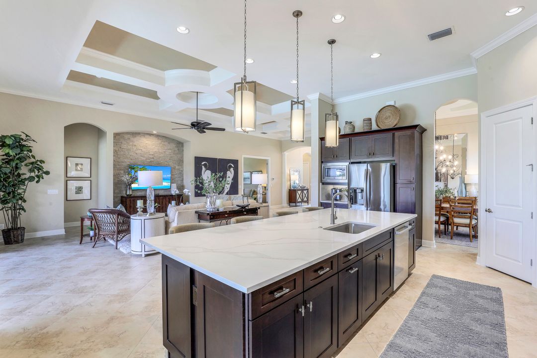 8828 Savona Ct, Naples, FL 34119