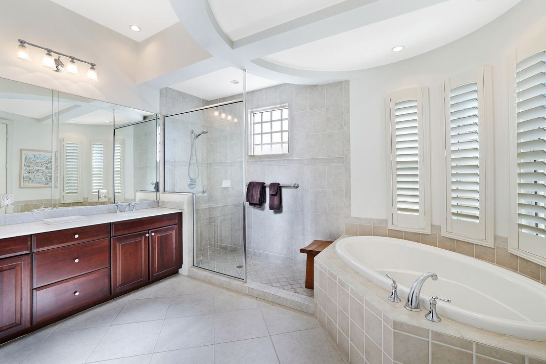 1486 Borghese Ln #301, Naples, FL 34114