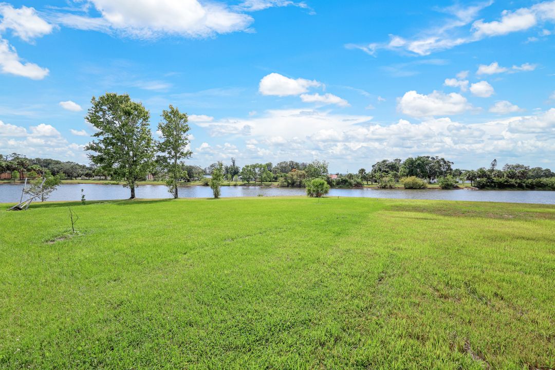 2050 Hickeys Creekside Dr, Alva, FL 33920