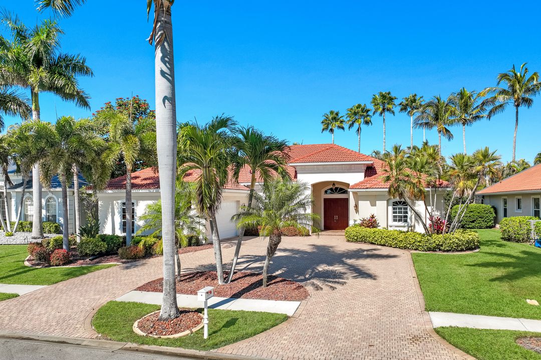 1817 Lagoon Ln, Cape Coral, FL 33914