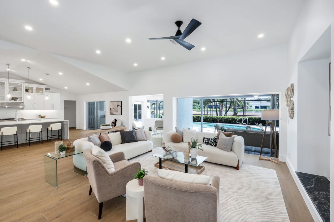 12888 Valewood Dr, Naples, FL 34119