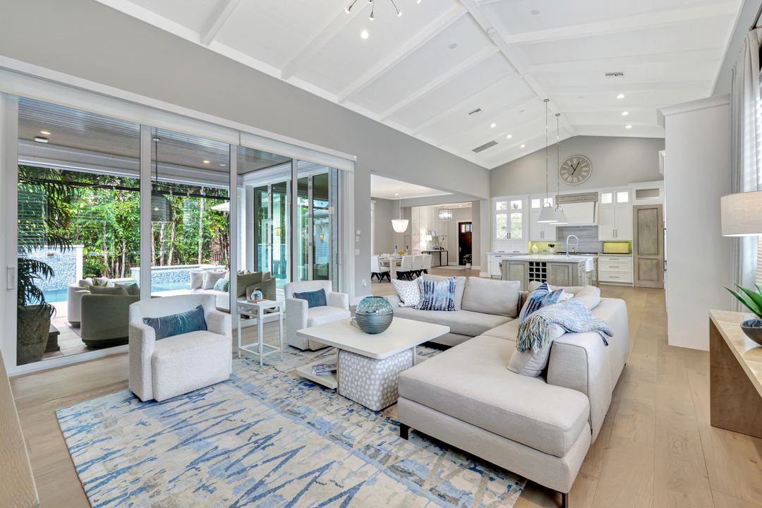 160 Broad Ave S, Naples, FL 34102