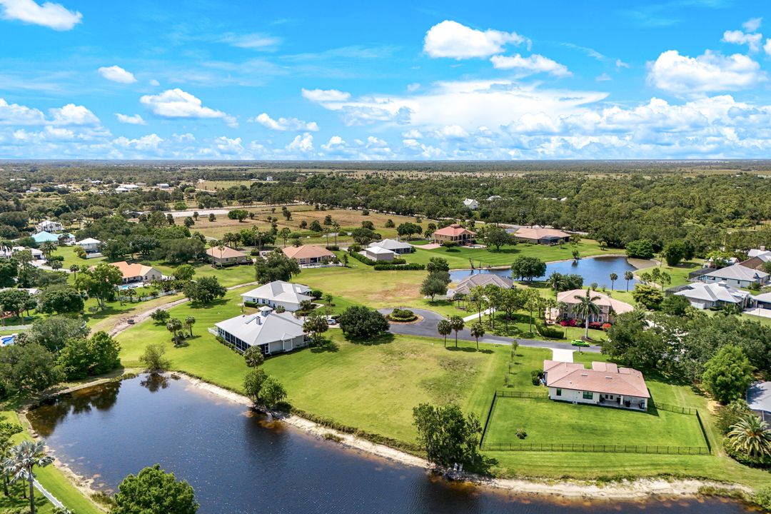 16620 Willow Point Ct, Alva, FL 33920