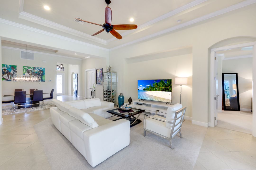 9909 Casabella Way, Bonita Springs, FL 34135