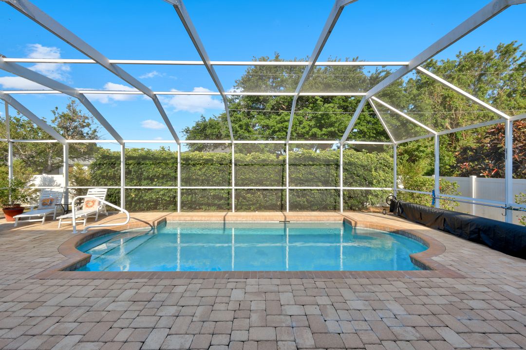 2217 NE 1st Pl, Cape Coral, FL 33909