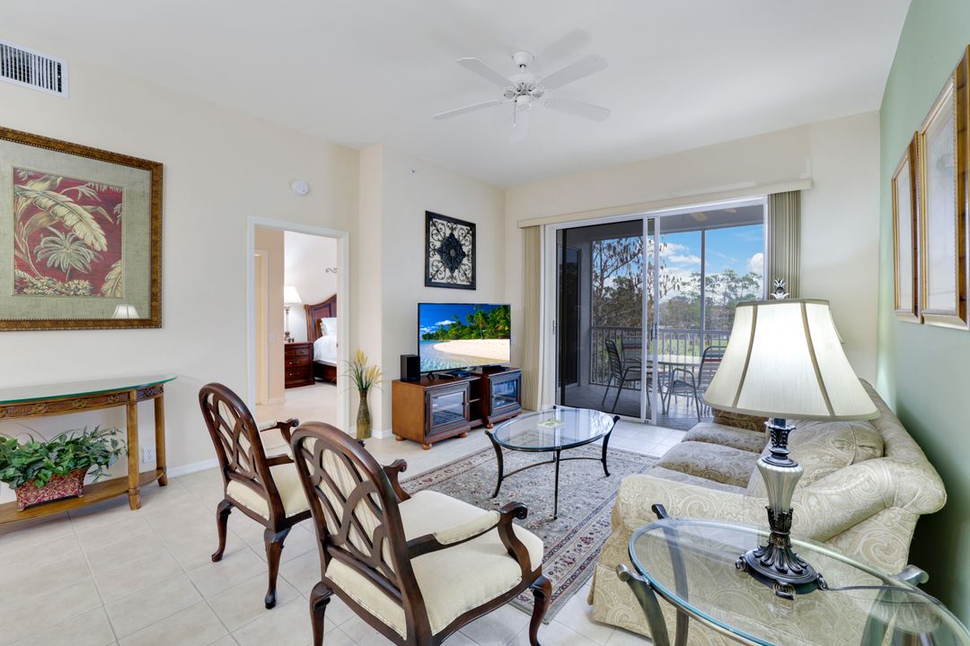 8247 Parkstone Pl #305, Naples, FL 34120