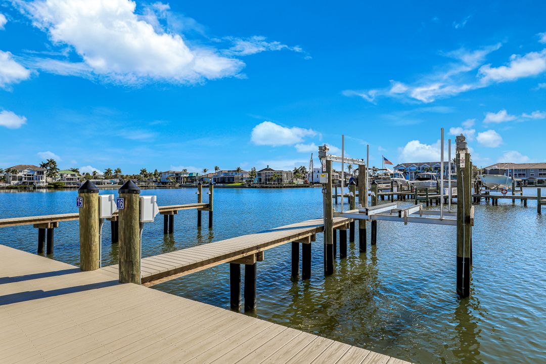 271 Southbay Dr #240, Naples, FL 34108