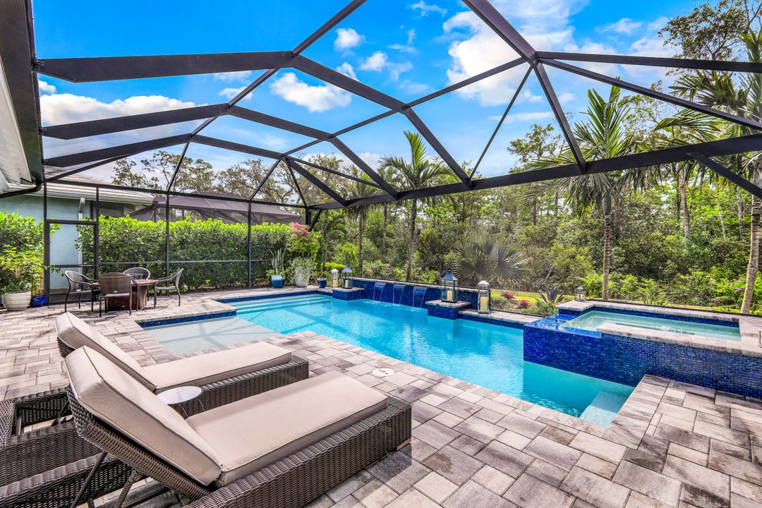 6323 Antigua Way, Naples, FL 34112