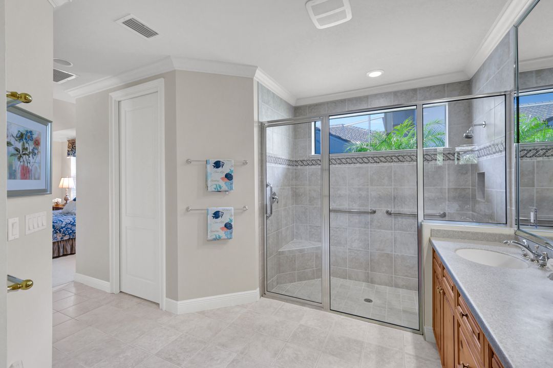 27536 Riverbank Dr, Bonita Springs, FL 34134