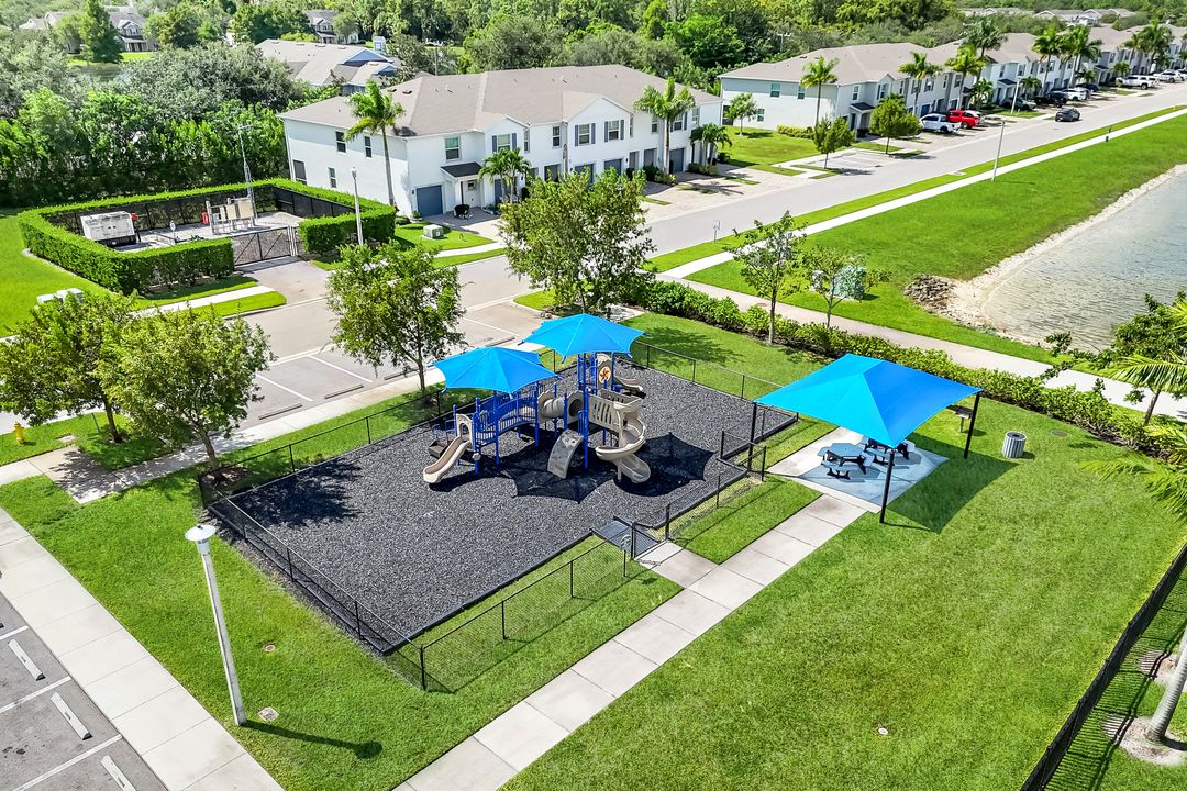 15171 Wildflower Cir, Naples, FL 34119