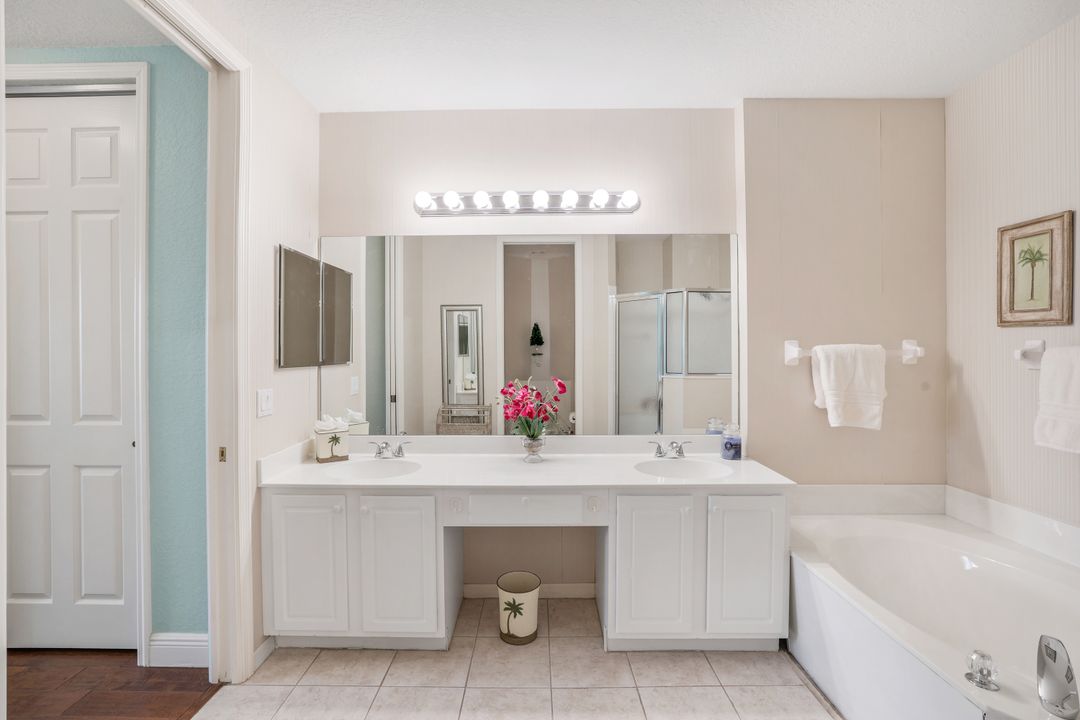 994 Eastham Way #101, Naples, FL 34104