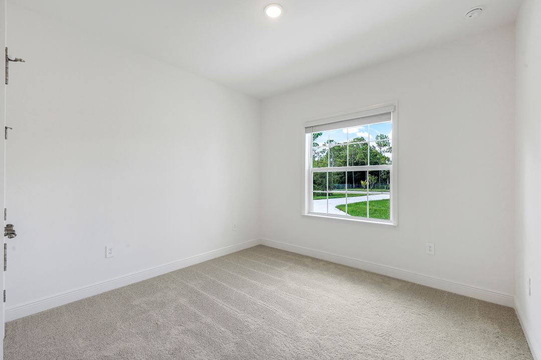 2614 54th Ave NE, Naples, FL 34120