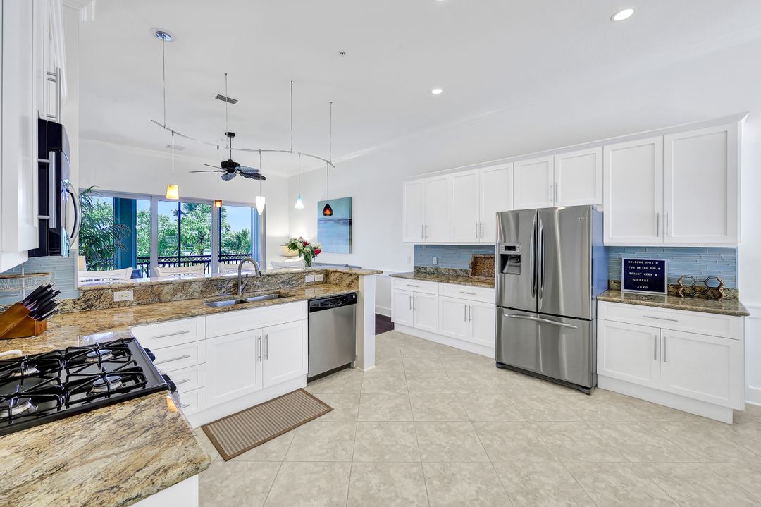 9235 Tesoro Ln #4-202, Naples, FL 34114