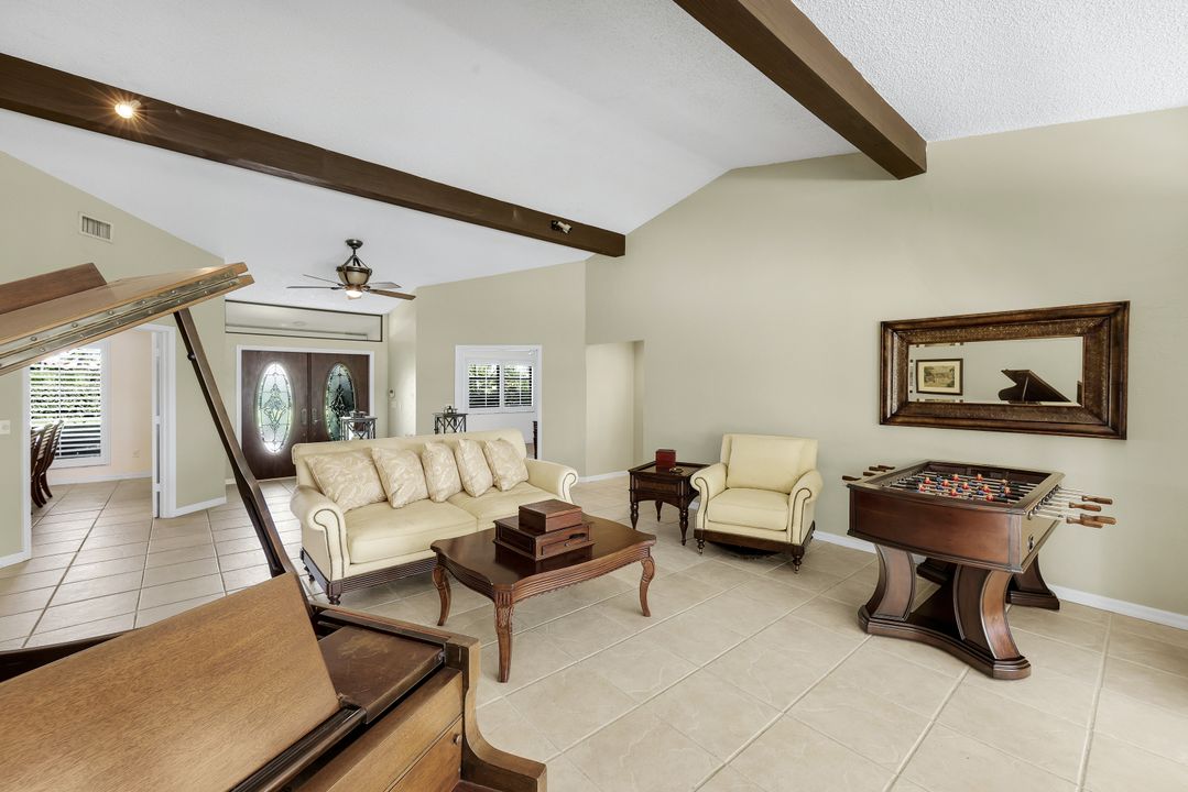 1924 Empress Ct, Naples, FL 34110