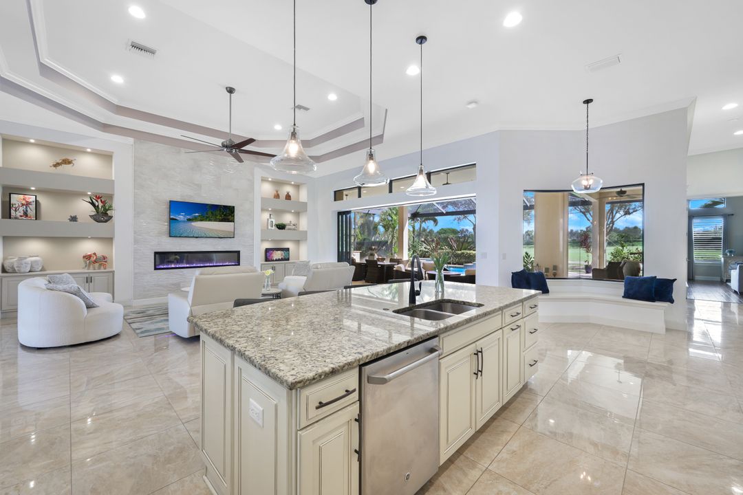 8678 Amour Ct, Naples, FL 34119