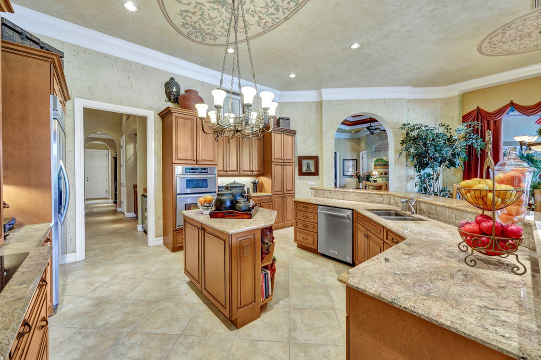 2743 Olde Cypress Dr, Naples, FL 34119