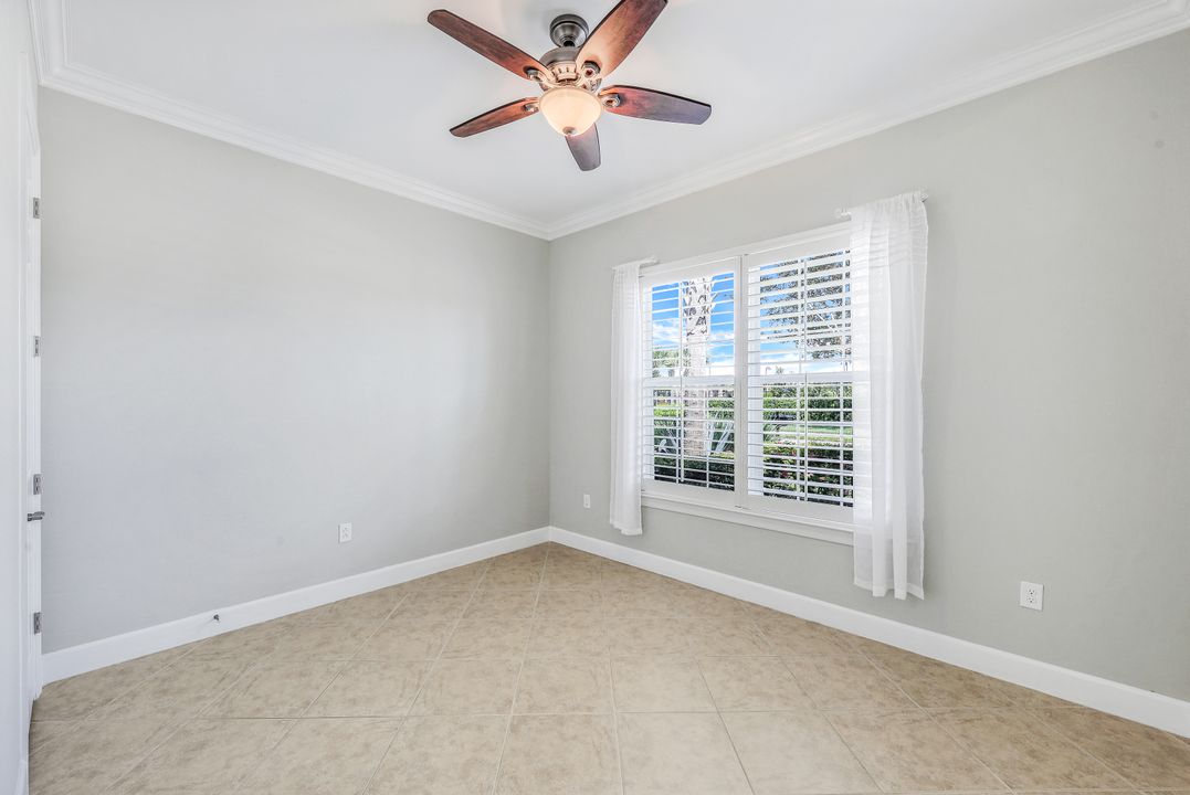 9062 Limestone Ln, Naples, FL 34120
