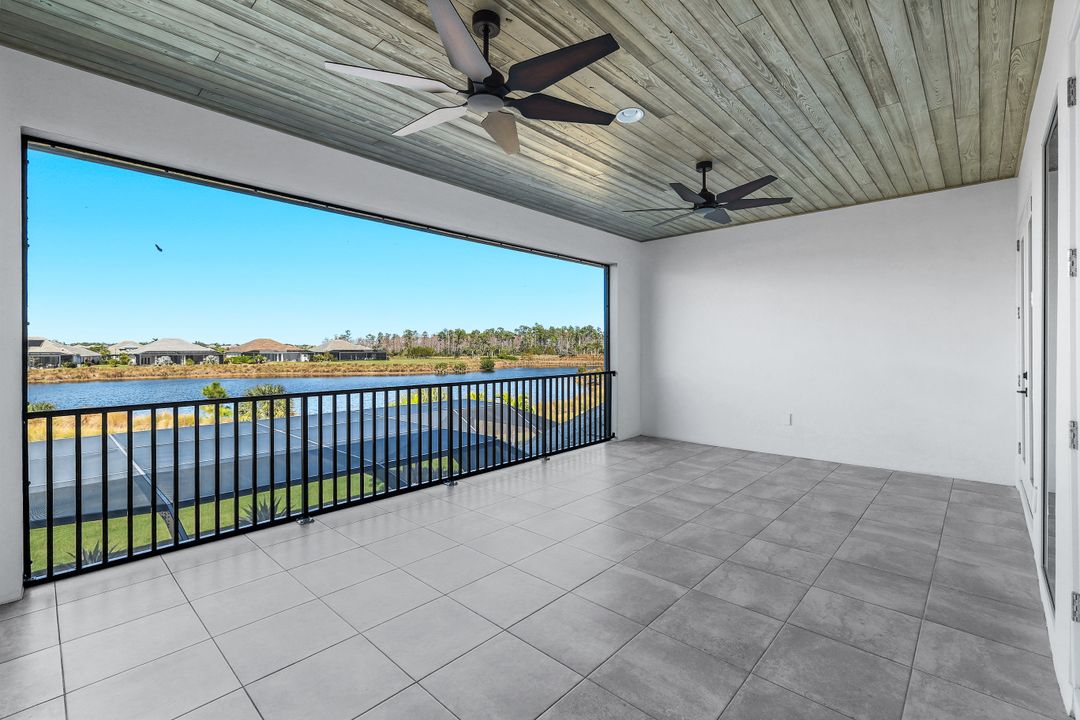 6273 Negril Isle Dr, Naples, FL 34113