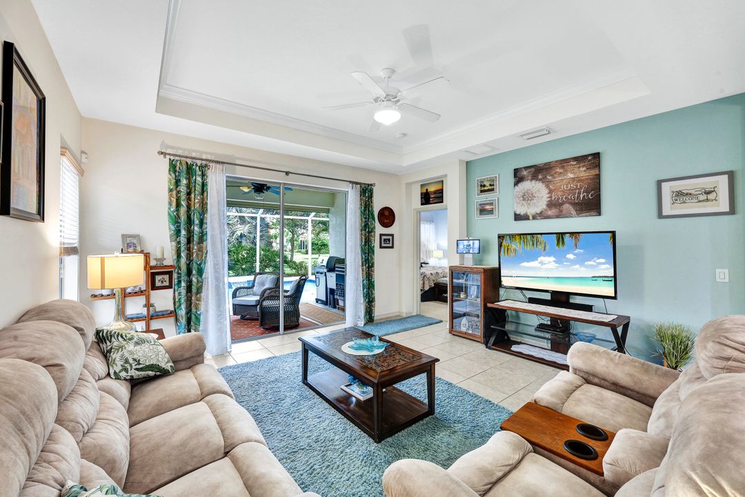 14534 Manchester Dr, Naples, FL 34114