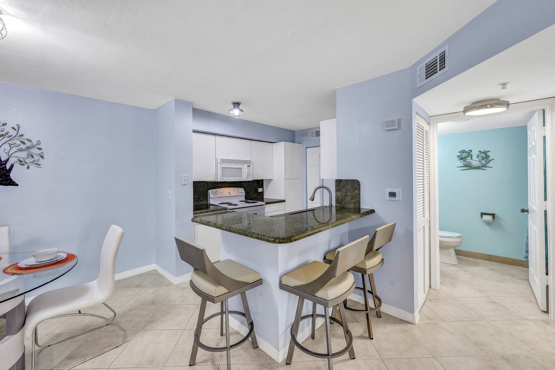 8960 Colonnades Ct E #916, Bonita Springs, FL 34135