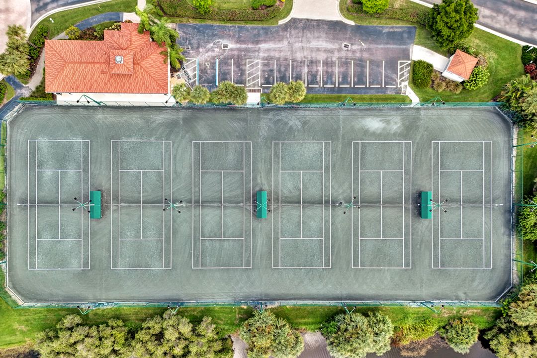 10320 Cape Roman Rd, Bonita Springs, FL 34135