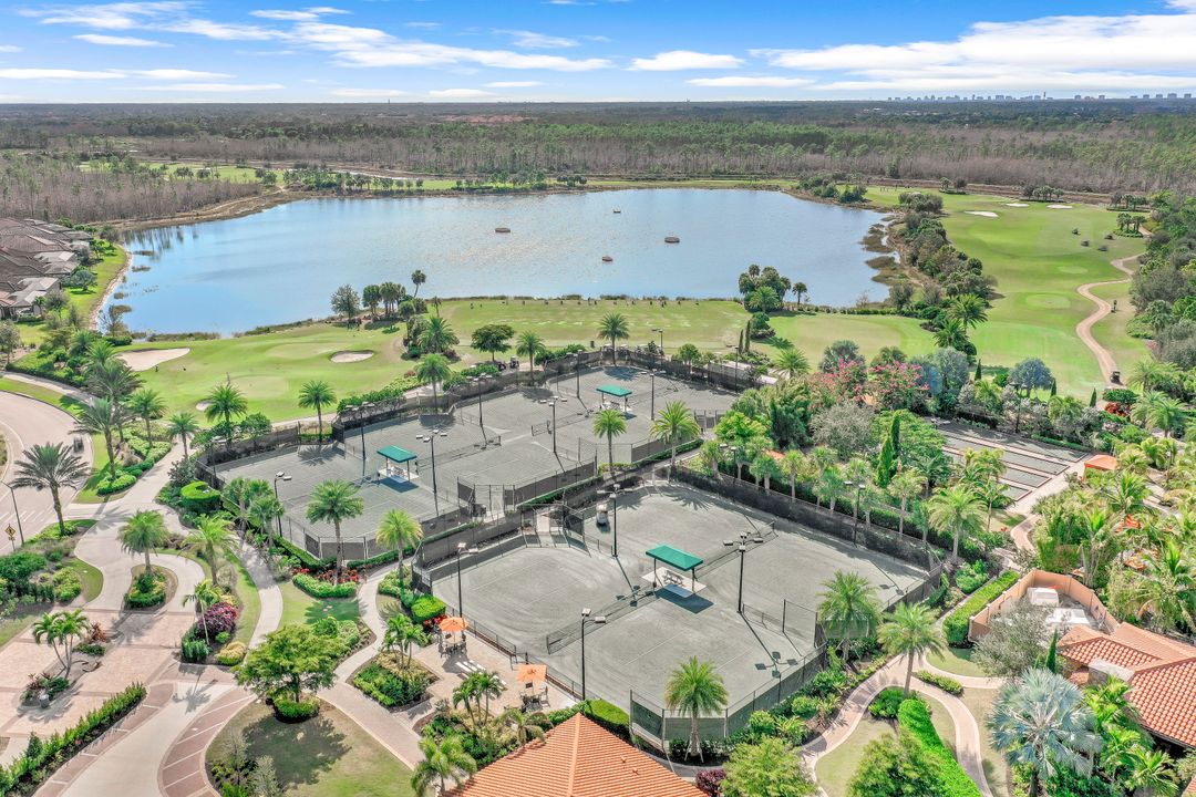 8675 Amour Ct, Naples, FL 34119