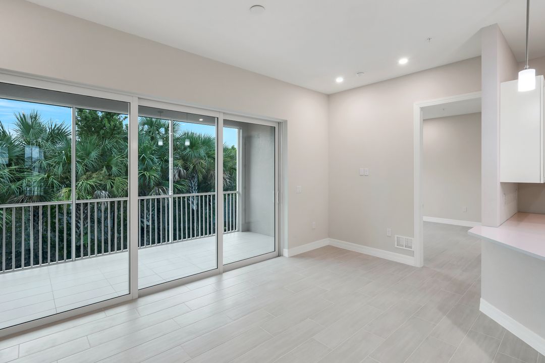 280 Antilles Wy E #101, Naples, FL 34112