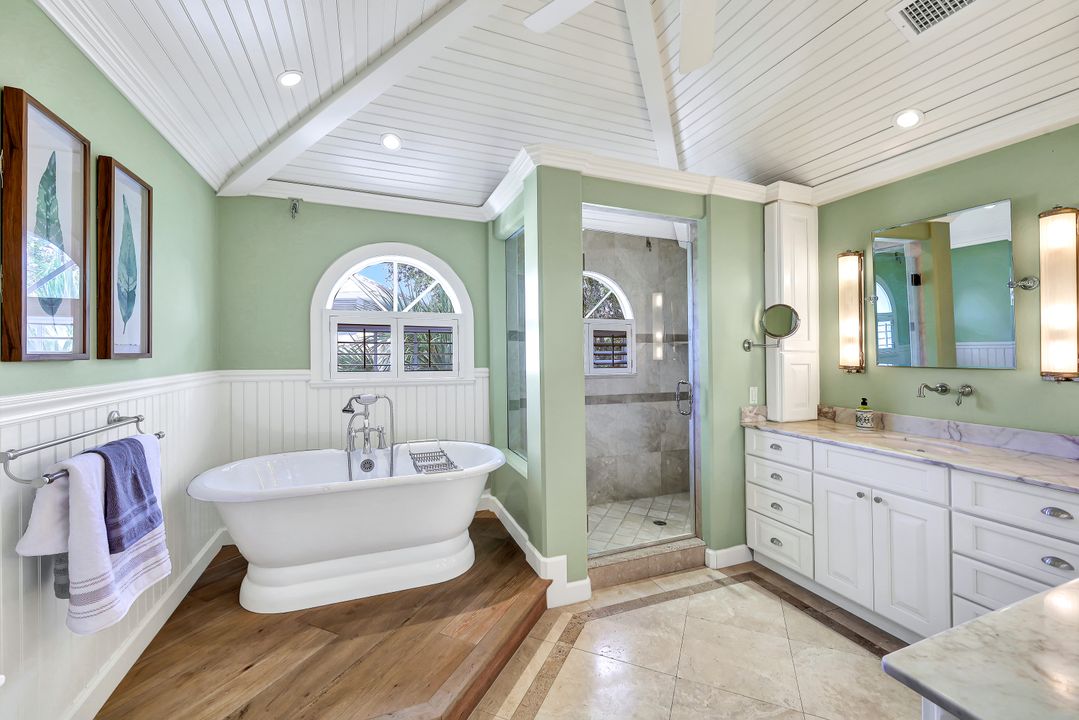 3822 Survey Cir, Bonita Springs, FL 34134