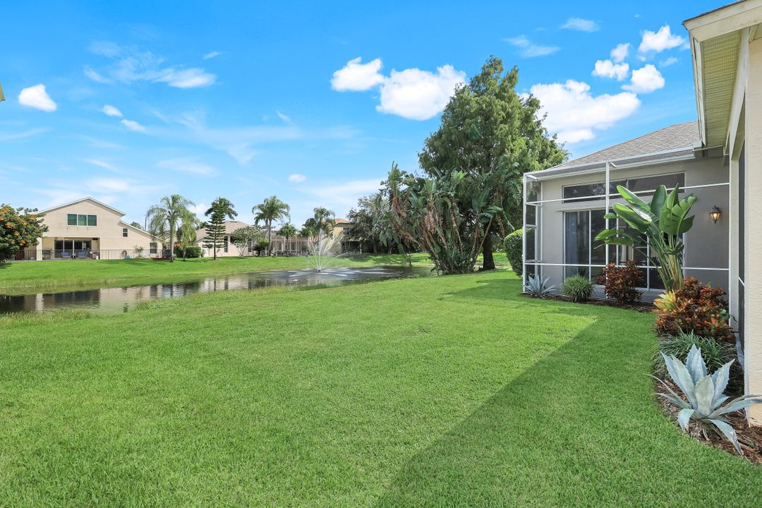 196 Skipping Stone Ln, Naples, FL 34119