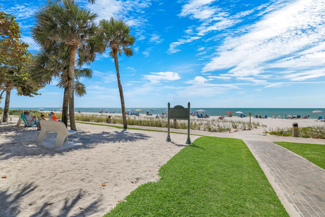 4092 Belair Ln #15, Naples, FL 34103