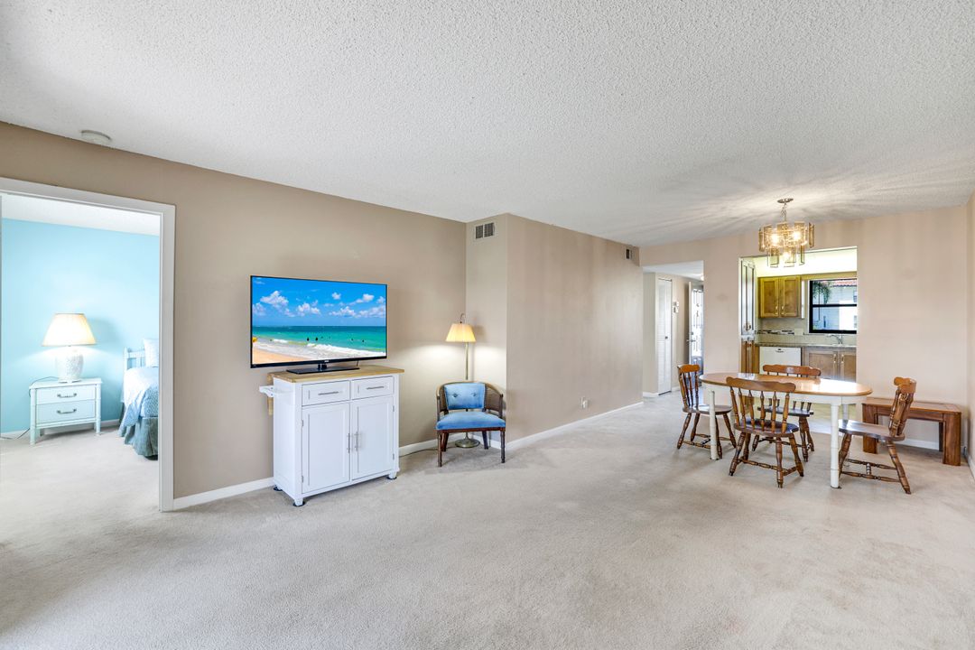 4338 27th Ct SW #104, Naples, FL 34116