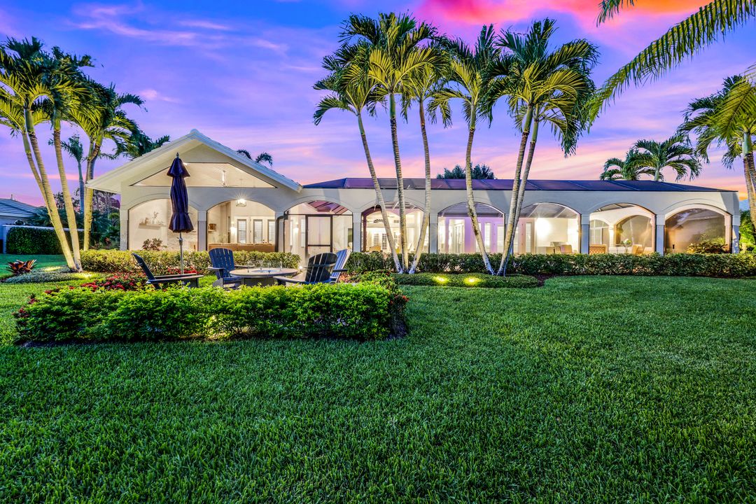 4624 Pond Apple Dr N, Naples, FL 34119