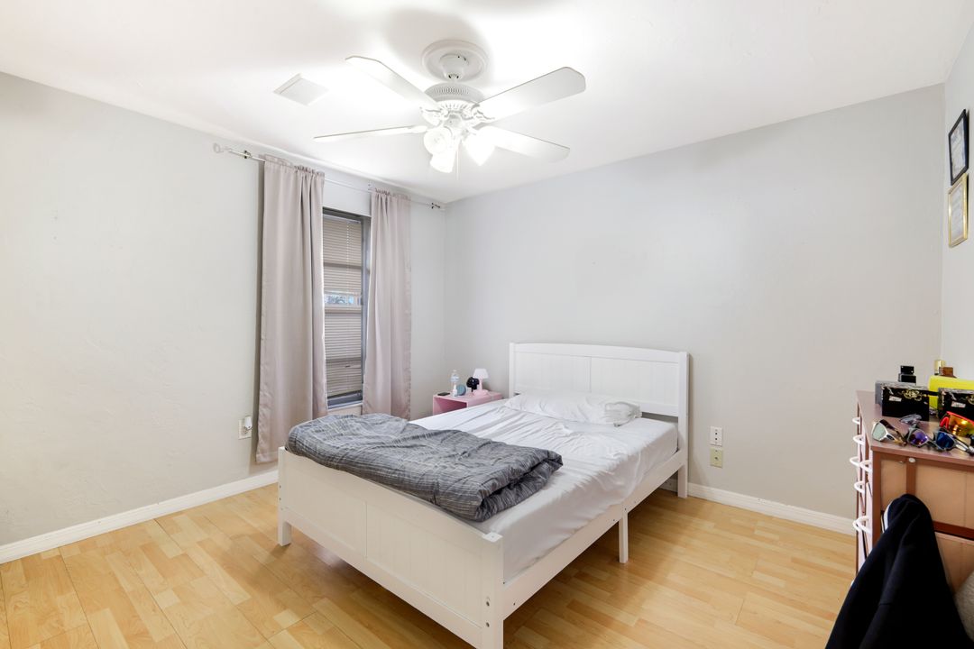 5203 Selby Dr, Fort Myers, FL 33919