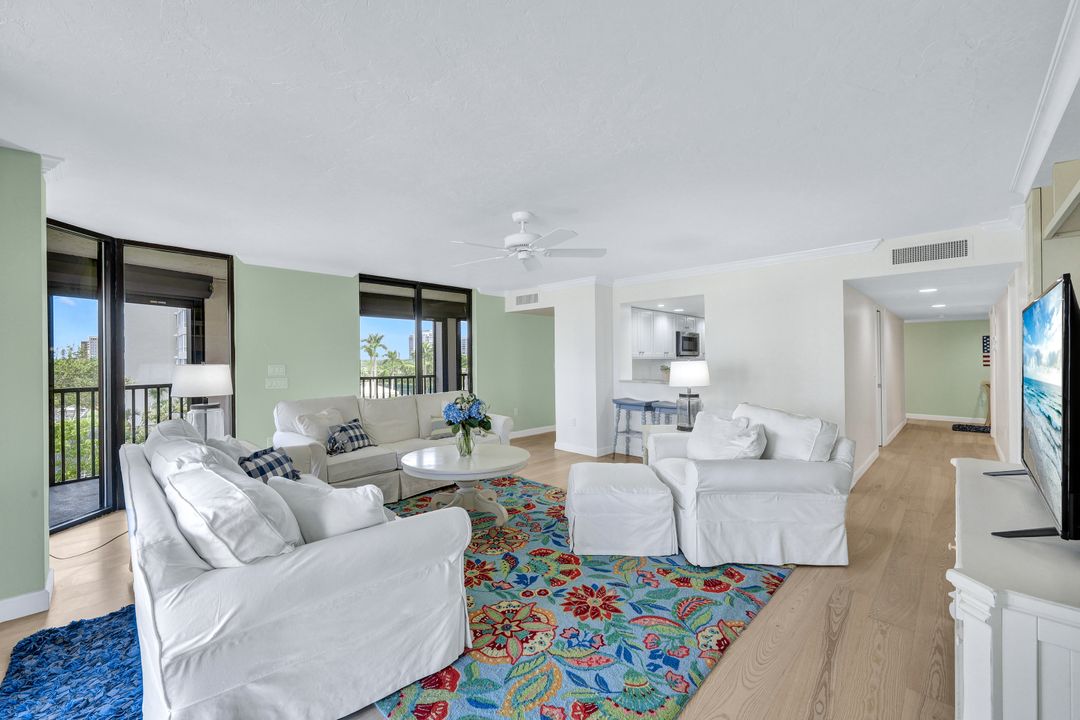 11030 Gulf Shore Dr #302, Naples, FL 34108