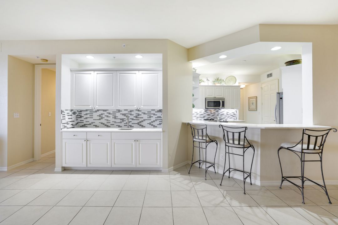 410 Flagship Dr #603, Naples, FL 34108