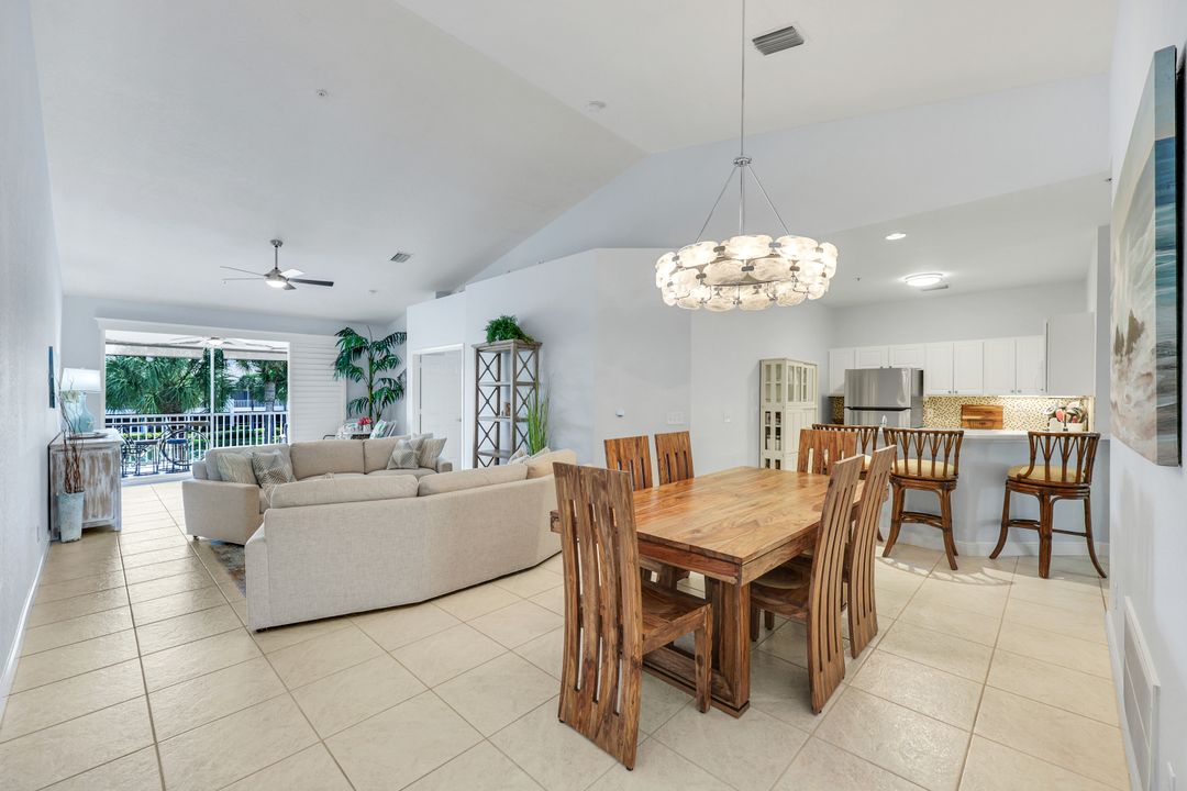 2110 Cay Lagoon Dr #122, Naples, FL 34109