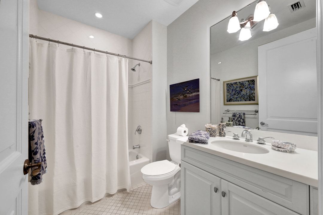 1400 Gulf Shore Blvd N #203, Naples, FL 34102