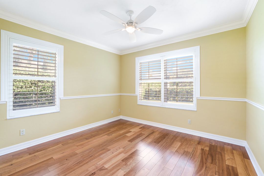 2032 Castle Garden Ln, Naples, FL 34110